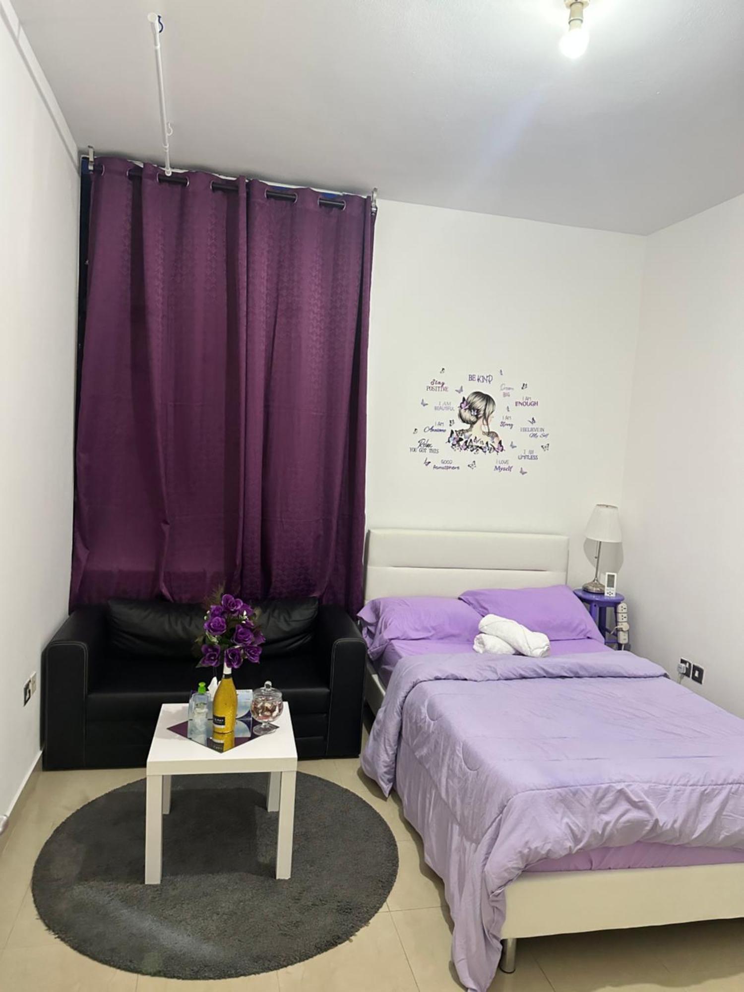 The Purple Place Apartment Abu Dhabi Exterior foto